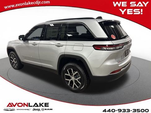 New 2025 Jeep Grand Cherokee Limited image 3