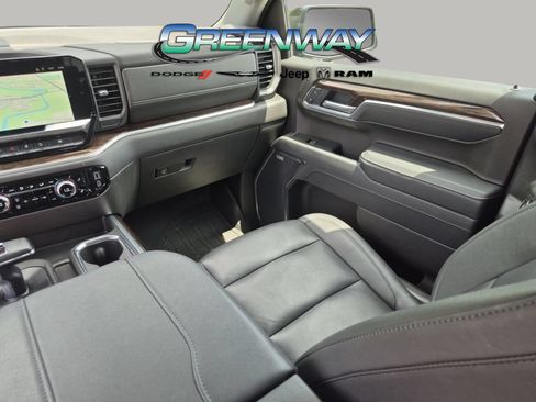 Used 2025 GMC Sierra 1500 Elevation w/ Elevation Premium Package AWD/4WD image 11