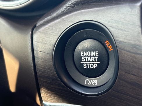 Used 2020 Jeep Grand Cherokee Overland image 17