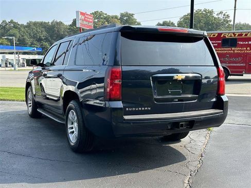 Used 2020 Chevrolet Suburban LS image 3