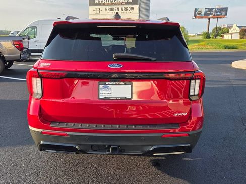Used 2025 Ford Explorer ST-Line w/ ST-Line Street Pack AWD/4WD image 8