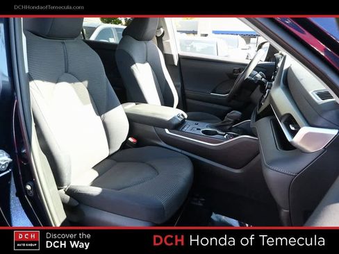 Used 2021 Toyota Highlander L image 22