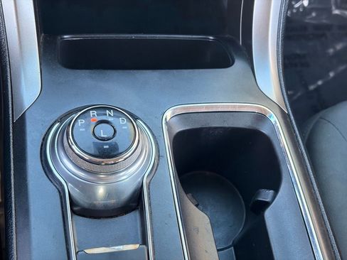 Used 2020 Ford Fusion SE FWD image 26