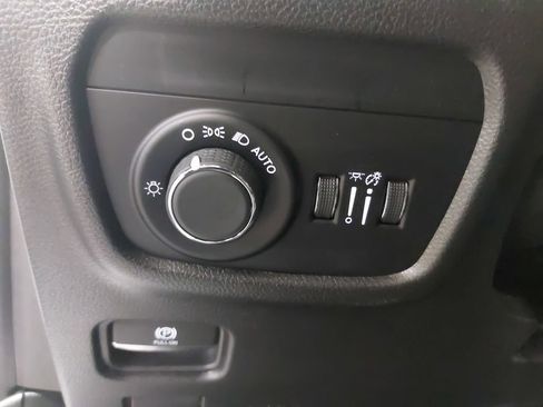 Used 2023 Jeep Grand Cherokee L Laredo AWD/4WD image 28