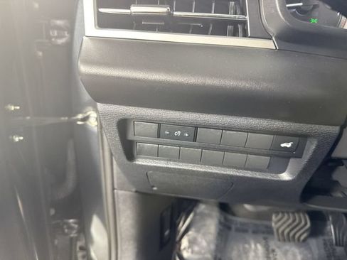 Used 2024 Mitsubishi Outlander SE AWD/4WD image 14