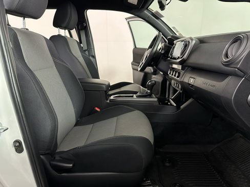 Used 2023 Toyota Tacoma TRD Off-Road image 27