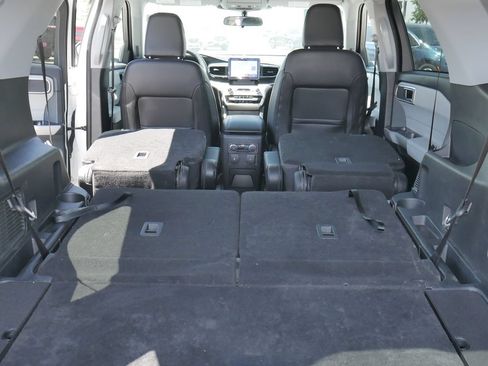 Used 2024 Ford Explorer XLT w/ Equipment Group 202A AWD/4WD image 20