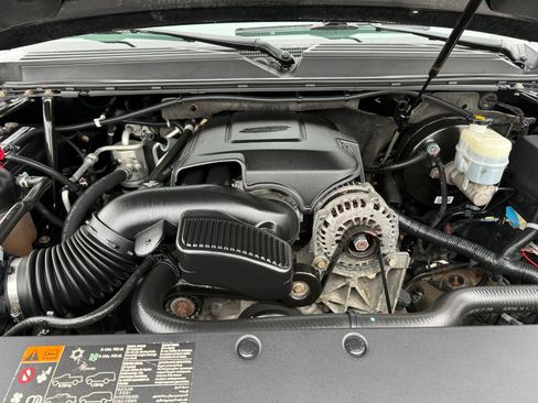 Used 2011 Chevrolet Suburban LT w/ Luxury Package image 20