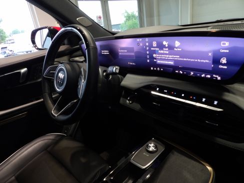 Used 2025 Buick Enclave Avenir w/ Super Cruise Package AWD/4WD image 29