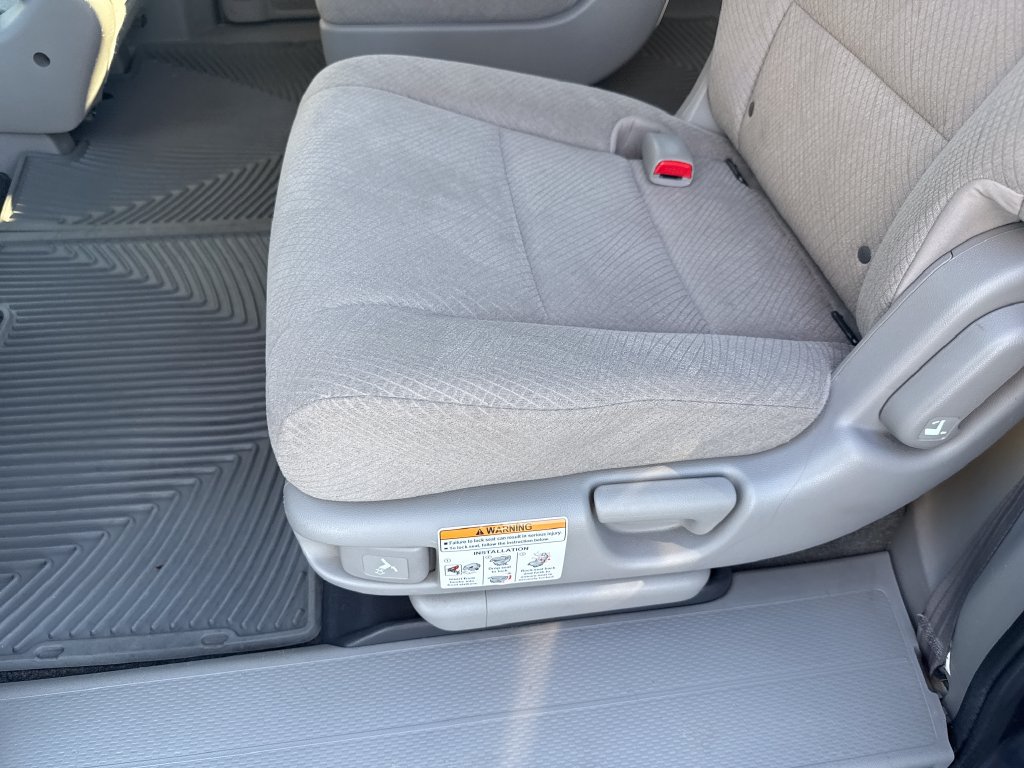 Used 2015 Honda Odyssey LX image 16