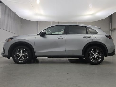 Used 2024 Honda HR-V EX-L image 2