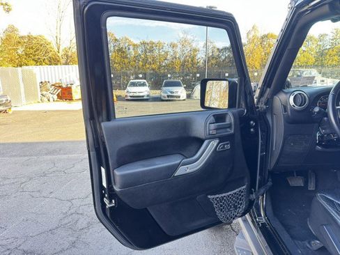 Used 2013 Jeep Wrangler Unlimited Sahara w/ Dual Top Group image 5