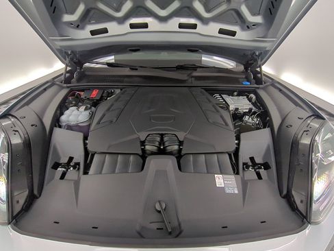 New 2026 Porsche Cayenne S AWD/4WD image 17