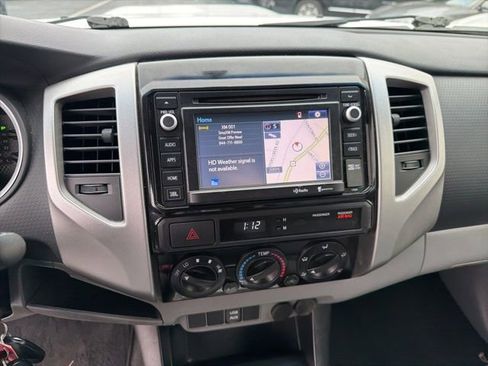 Used 2014 Toyota Tacoma PreRunner image 24