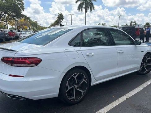 Used 2020 Volkswagen Passat 2.0T R-Line image 2