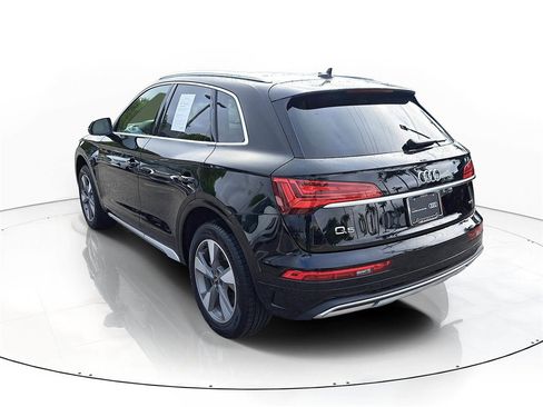 Certified 2023 Audi Q5 2.0T Premium w/ Convenience Package image 3