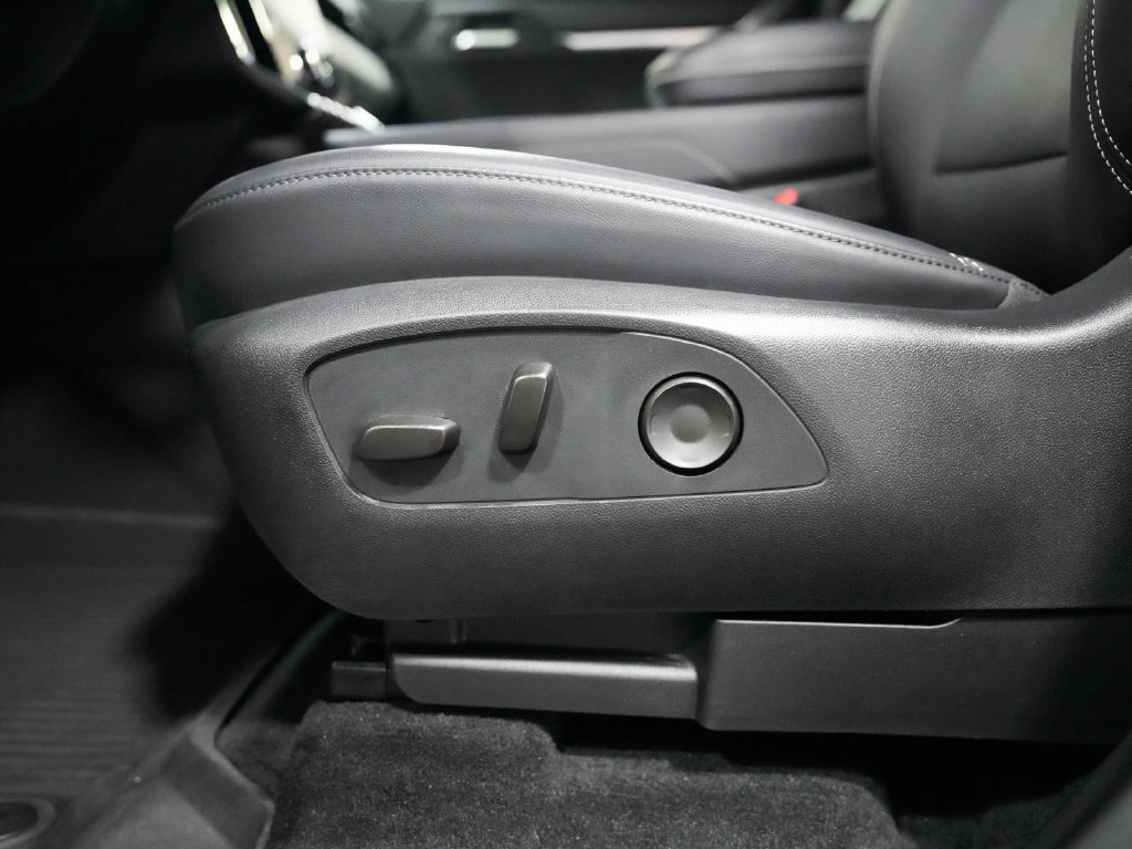 Used 2024 GMC Acadia Elevation w/ Luxury Package AWD/4WD image 29