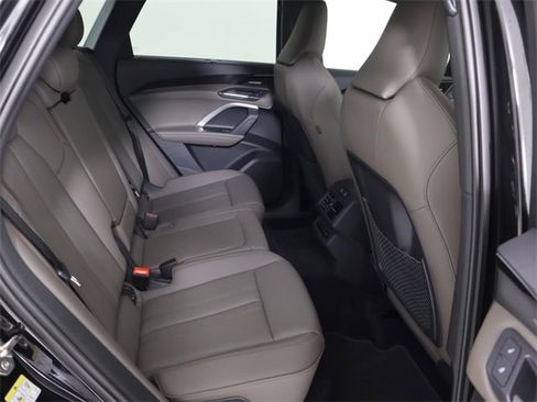 New 2025 Audi Q5 Prestige image 14