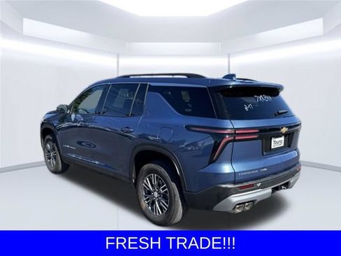 Used 2026 Chevrolet Traverse LT AWD/4WD image 3