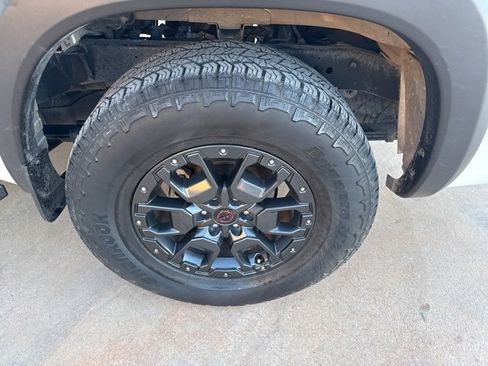 Used 2023 Nissan Frontier PRO-4X w/ Pro-4X Premium Package image 5