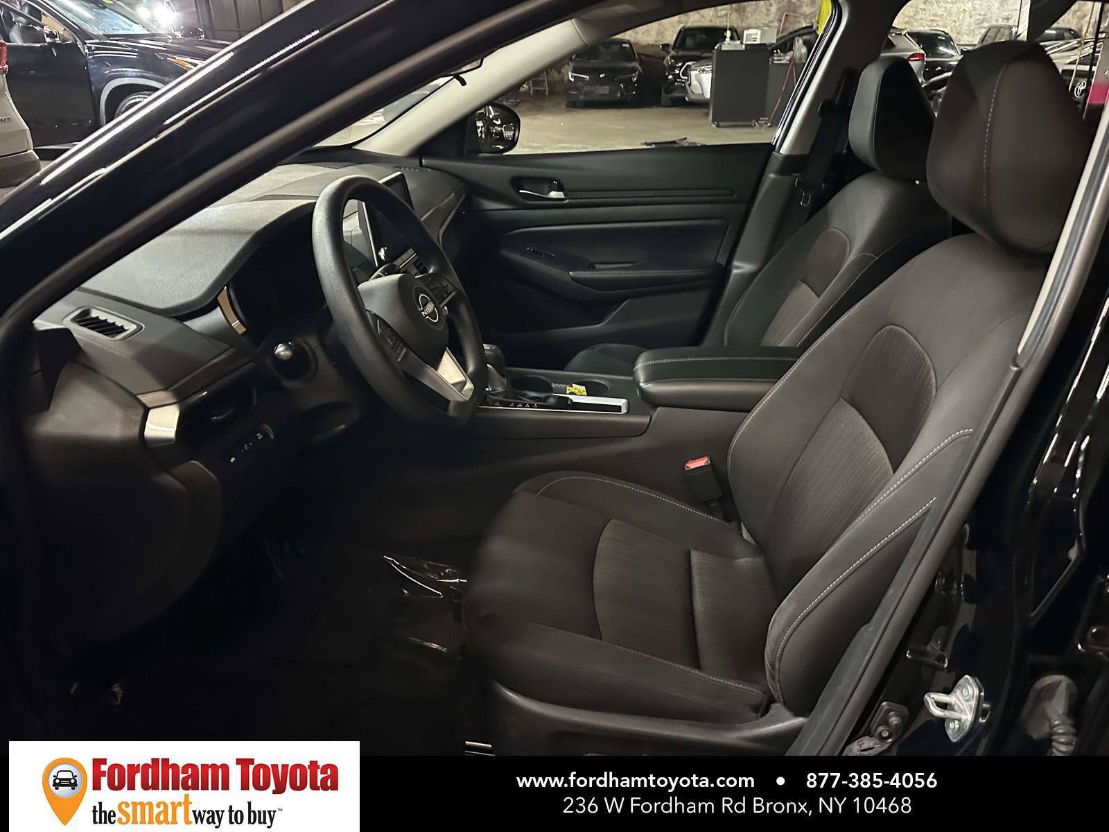 Used 2025 Nissan Altima 2.5 SV FWD image 14