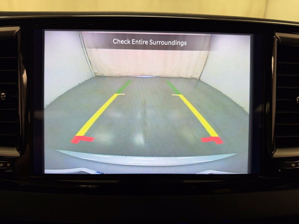 Used 2024 Chrysler Pacifica Touring-L FWD image 26