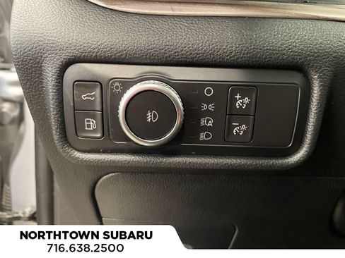 Used 2020 Ford Explorer Limited w/ Equipment Group 310A AWD/4WD image 11