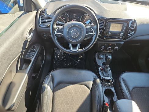 Used 2018 Jeep Compass Latitude image 11