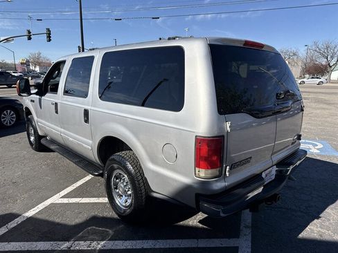 Used 2004 Ford Excursion XLT image 3