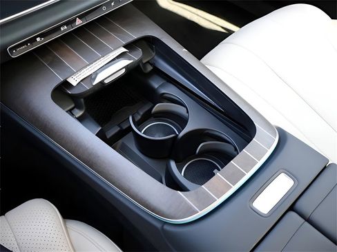 Used 2025 Mercedes-Benz E 350 4MATIC Sedan image 28