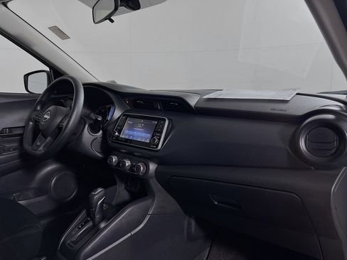 Used 2024 Nissan Kicks S image 23