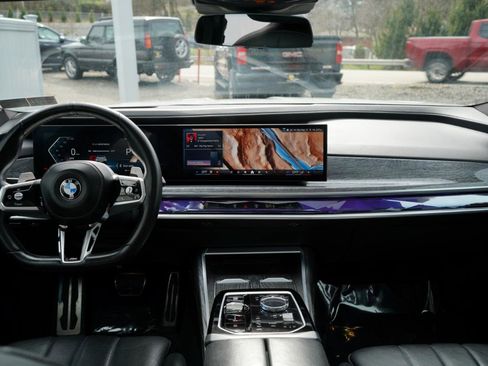 Used 2023 BMW 760i xDrive w/ Executive Package AWD/4WD image 51