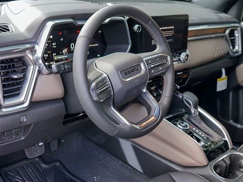 New 2026 GMC Canyon Denali AWD/4WD image 9
