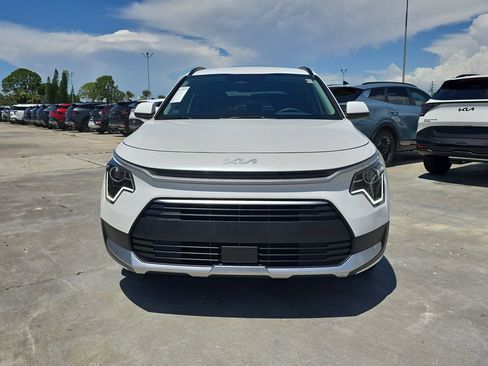 New 2026 Kia Niro EX FWD image 3