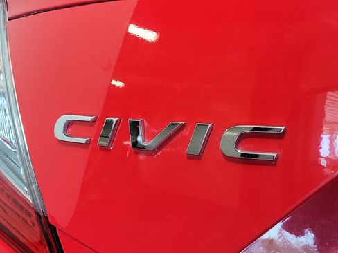 Used 2018 Honda Civic EX image 8
