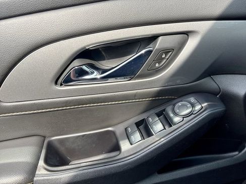 Used 2020 Chevrolet Traverse LS FWD image 13