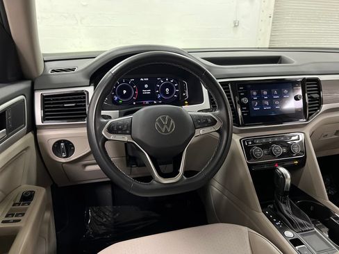 Used 2022 Volkswagen Atlas SE FWD image 16