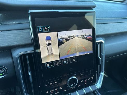 Used 2024 GMC Acadia Denali w/ Super Cruise Package image 17