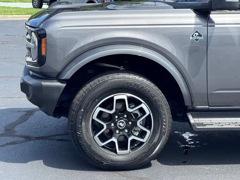 Used 2023 Ford Bronco Outer Banks AWD/4WD image 39