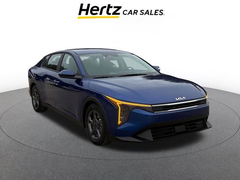 Used 2025 Kia K4 LXS image 1