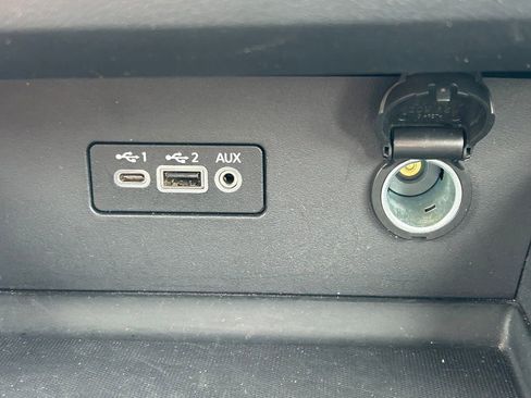 Used 2025 Nissan Altima 2.5 SV FWD image 25