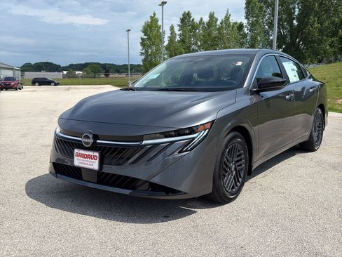 New 2026 Nissan Sentra SV w/ SV Convenience Package FWD image 2