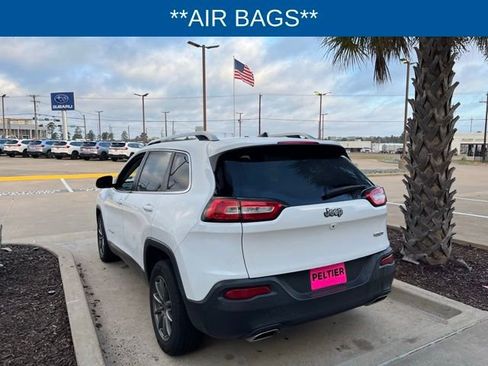 Used 2018 Jeep Cherokee Latitude Plus image 13