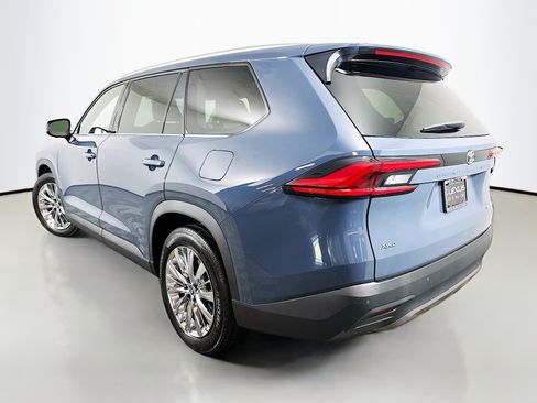 Used 2024 Toyota Grand Highlander AWD image 5