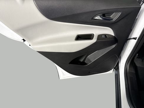 Used 2024 Chevrolet Equinox LS w/ LS Convenience Package FWD image 26