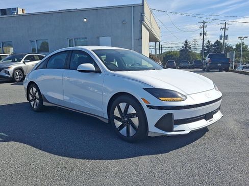 New 2025 Hyundai Ioniq 6 SE image 2