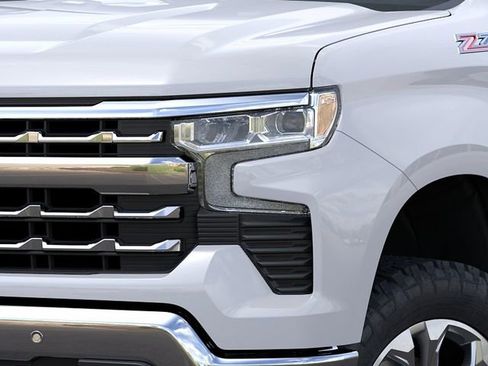 New 2026 Chevrolet Silverado 1500 LTZ w/ LTZ Premium Package AWD/4WD image 10