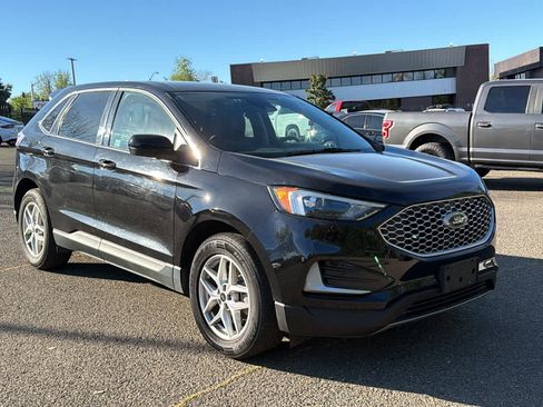 Used 2023 Ford Edge SEL image 3