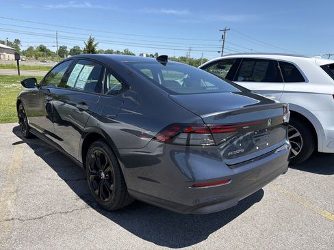 Used 2025 Honda Accord SE image 5