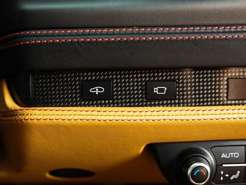 Used 2021 Ferrari F8 Tributo image 40